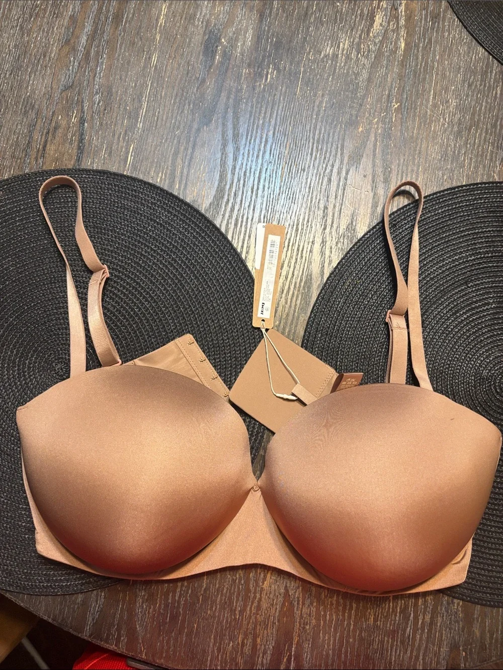 SKIMS ultimate push up strapless bra sienna NWT ;(smoker)